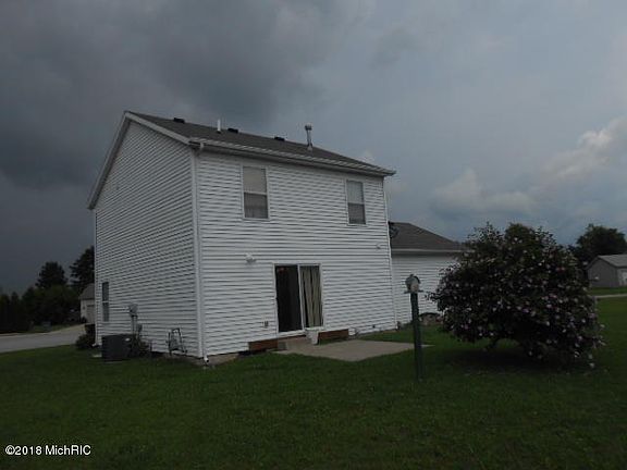 3rd image of 1603 Chinook Dr