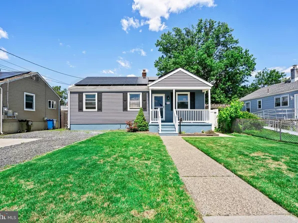22 G St, West Deptford, NJ 08096