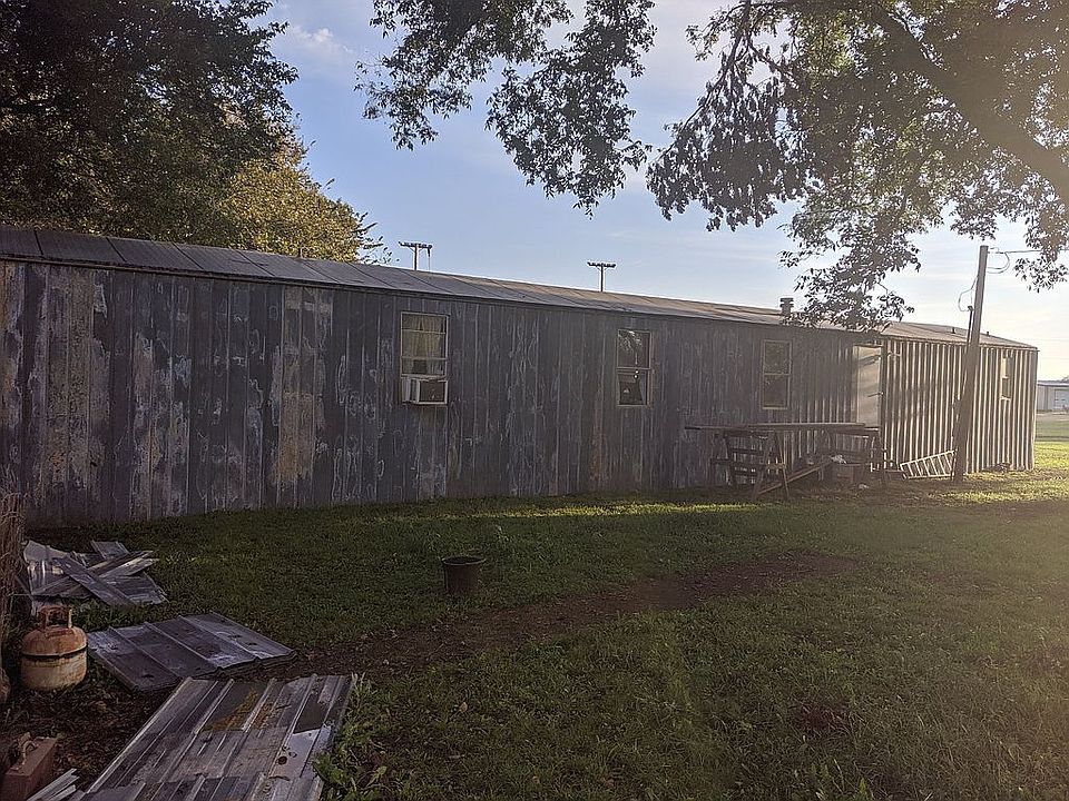 2nd image of 111 E Lewis St