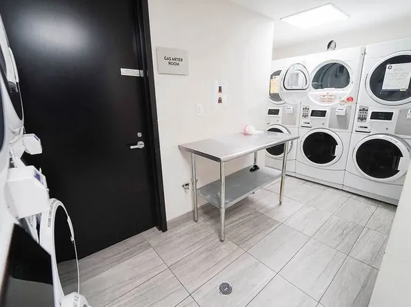 880 Dekalb Avenue image 14 of 16