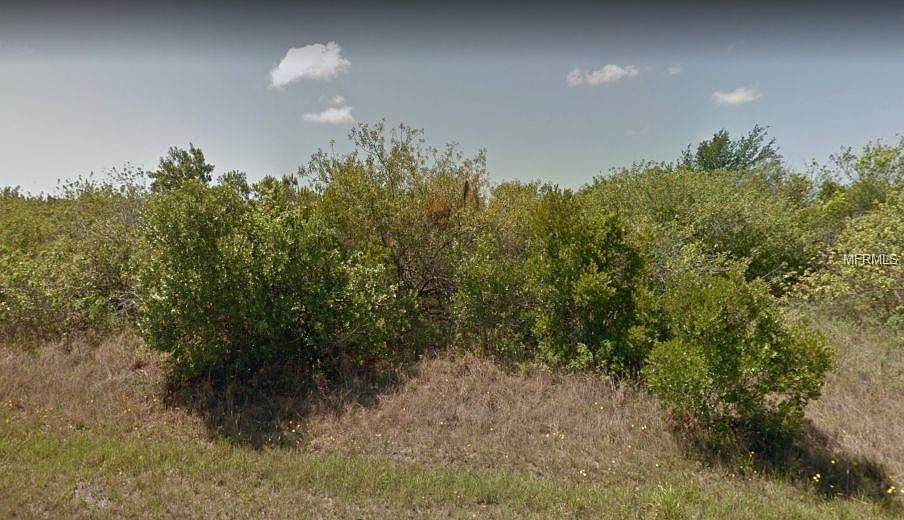 2nd image of 15579 Stuart Cir