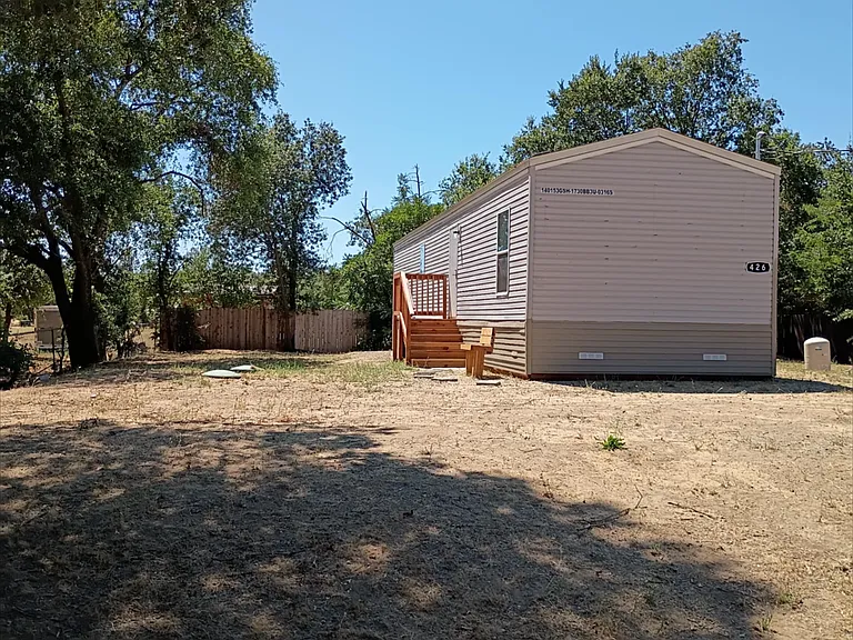 426 Stimpson Rd — Photo 2