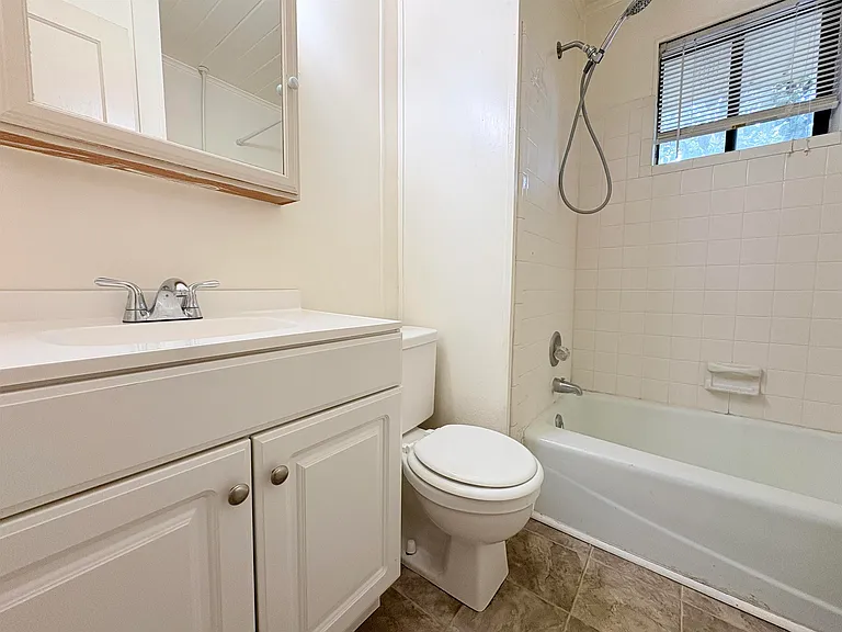 1612 N M L King Jr Blvd #UP — Photo 11