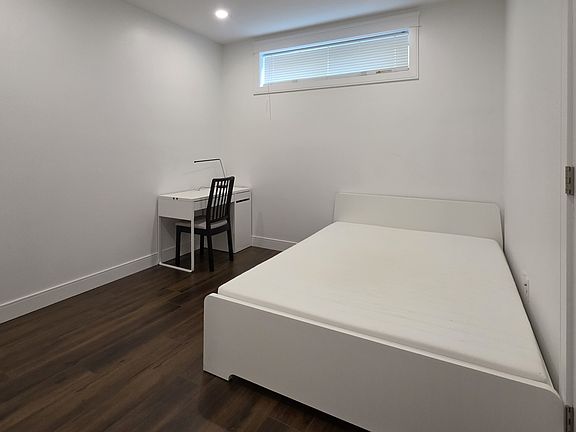 5th image of 2519 Wallace Cres