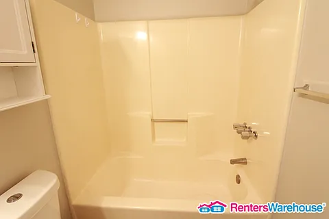 Affordable 2 bedrooms duplex in Canton! — Photo 1