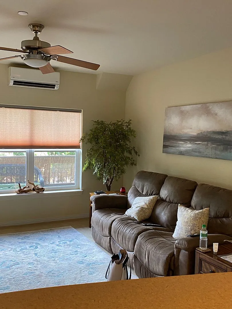 Breakers 1 Bedroom, Furnished — Photo 4