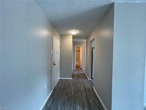 4th image of 2830 Shore Dr APT 301