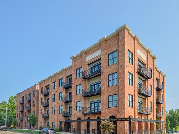 5th image of 509 University Dr #112