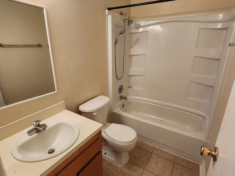 802 Margret Ln — Photo 16