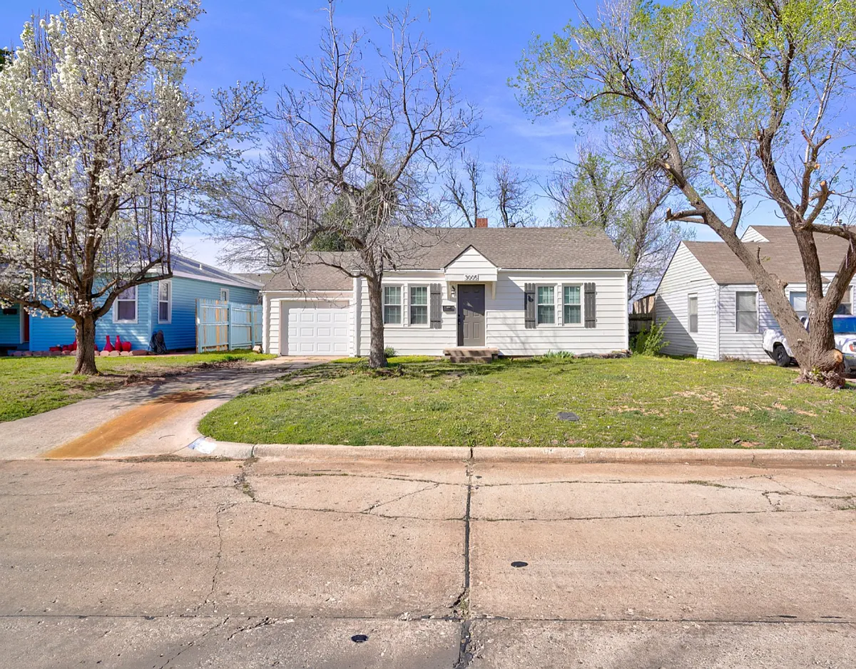 Building Photo - 3005 Cashion Pl