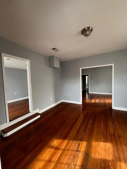 3 bed, 1.5 bath, 1200 sqft, $1,500 — Photo 2