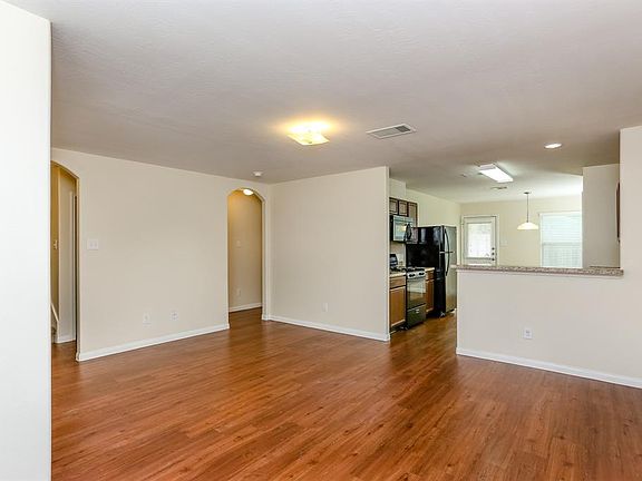 5th image of 718 Horseshoe Springs Ln