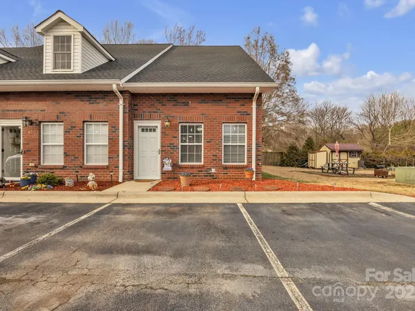 49 Orchard Trace Ct, Taylorsville, NC 28681