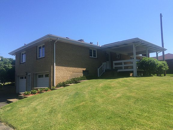 Covered deck in rear