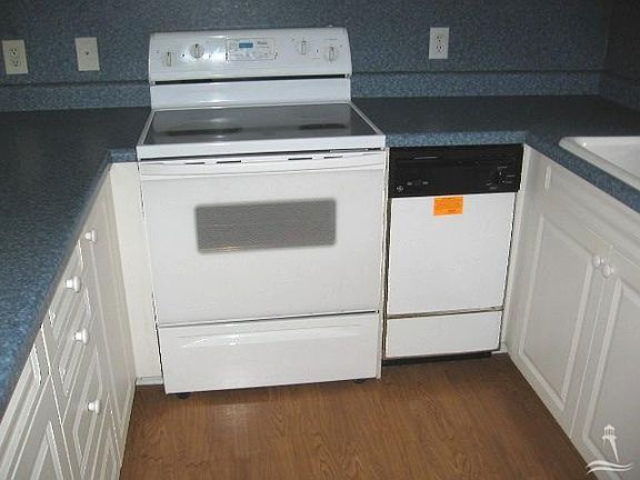 4th image of 132 NW 17th St