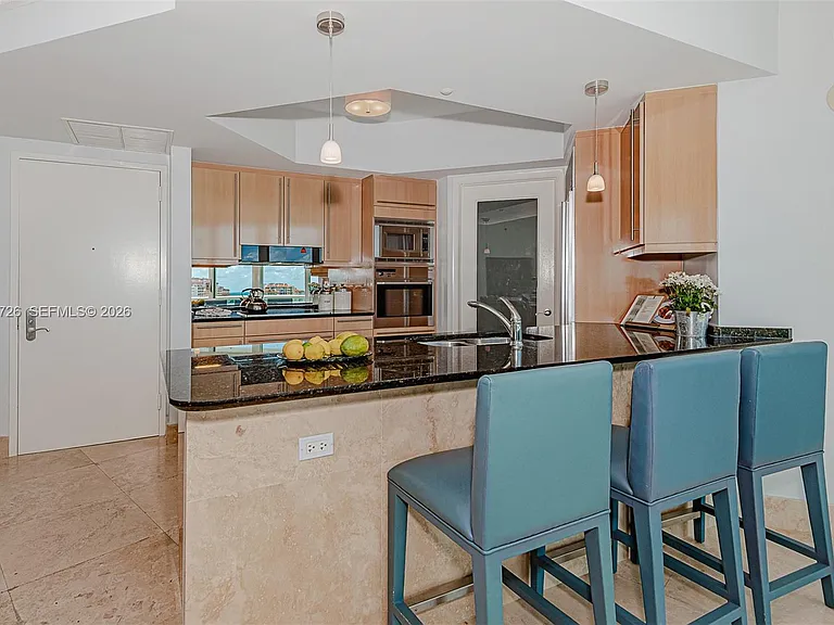 1000 S Pointe Dr #905 — Photo 14