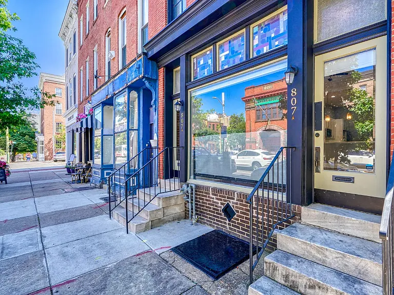 807 Light St #A — Photo 6