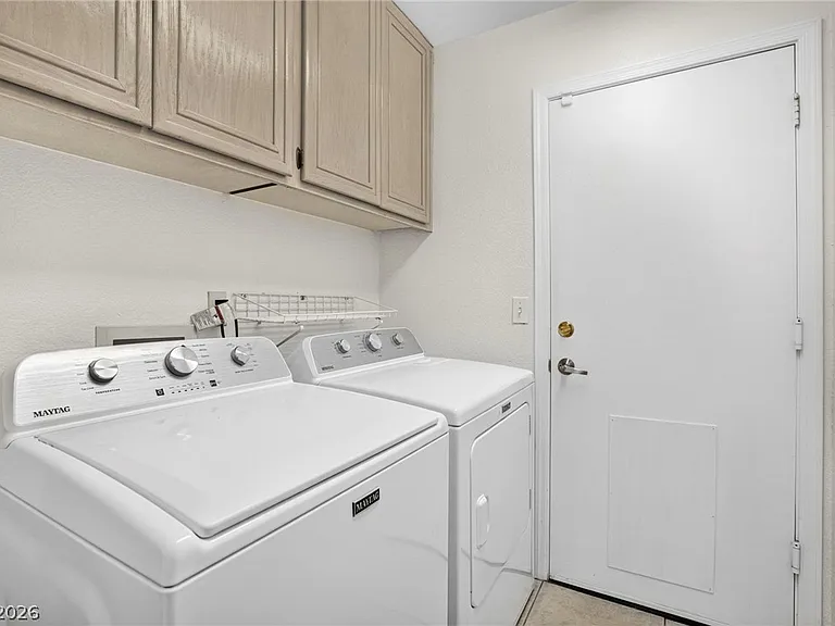 4552 Gonzales Dr — Photo 18