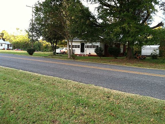 3rd image of 216 New Hope Rd