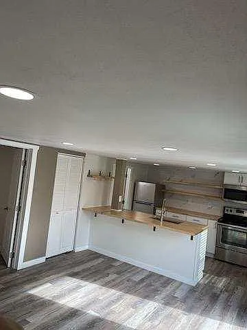 1209 E North Ave — Photo 13