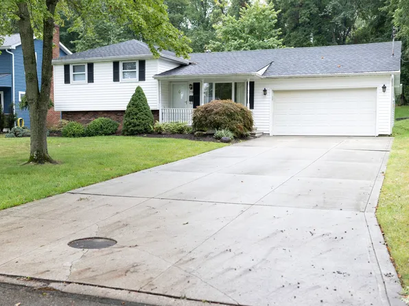778 Crestline Ave, Amherst, OH 44001