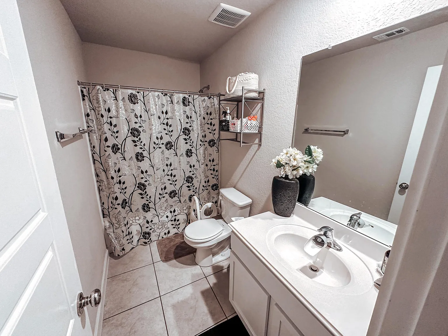 3 bed, 2070 sqft, $2,000 — Photo 3