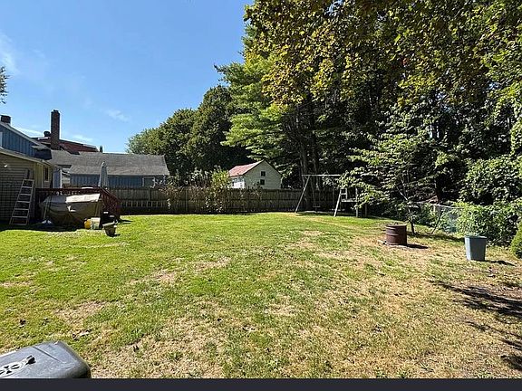 2nd image of 98 Columbia St