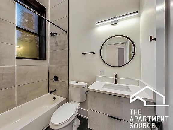 3rd image of 1359 N Rockwell St #W1