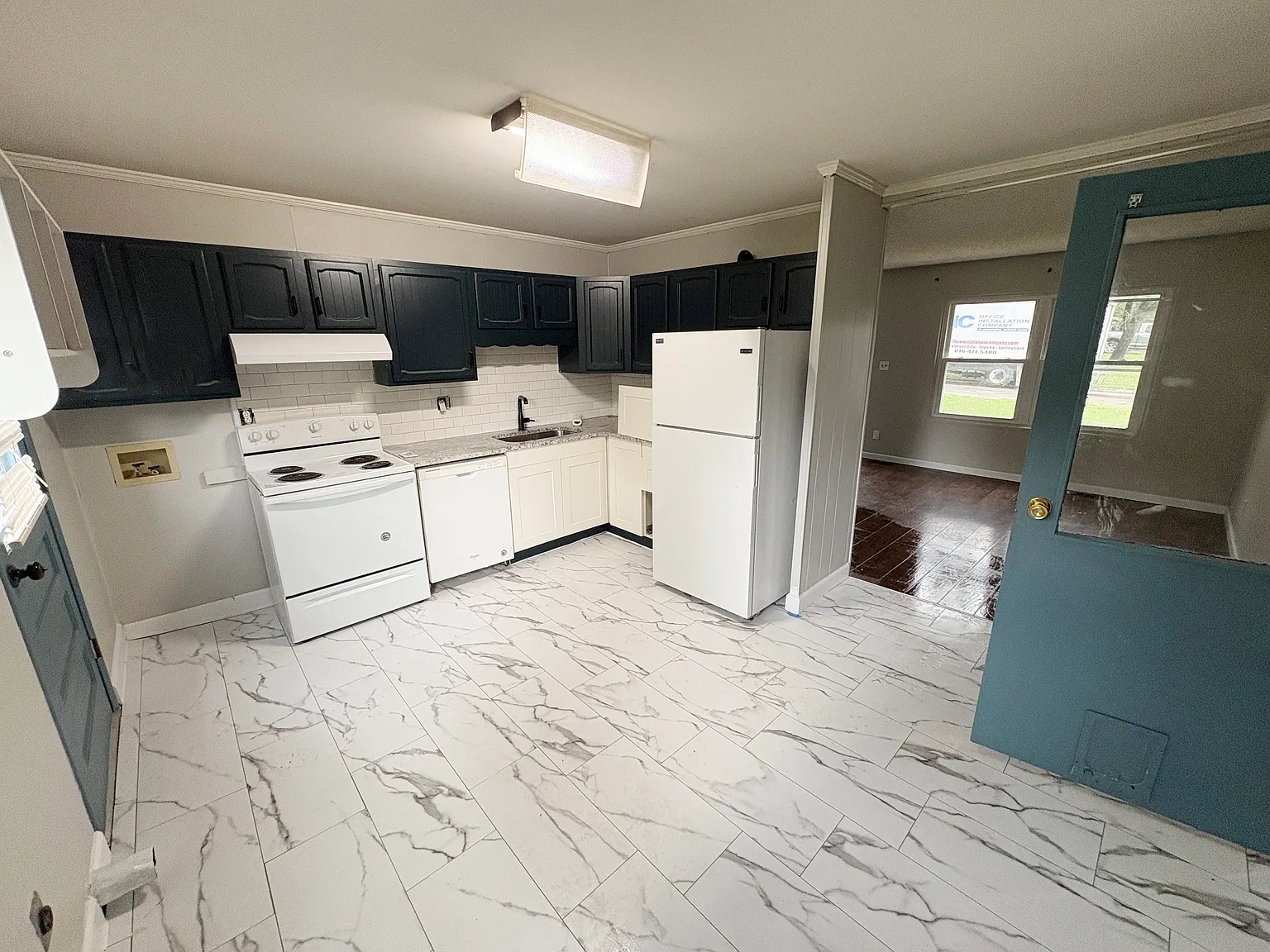 3 bed, 925 sqft, $1,775 — Photo 2