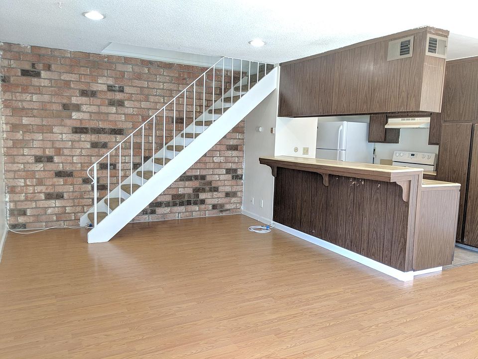 1st image of 2154 Skylark Ct APT 2