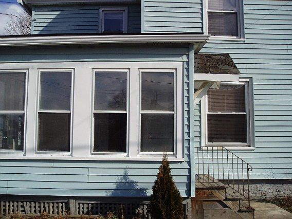 5th image of 201 Eleanor St