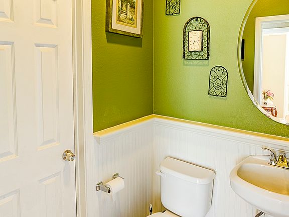 4th image of 30 Sunstone Cir