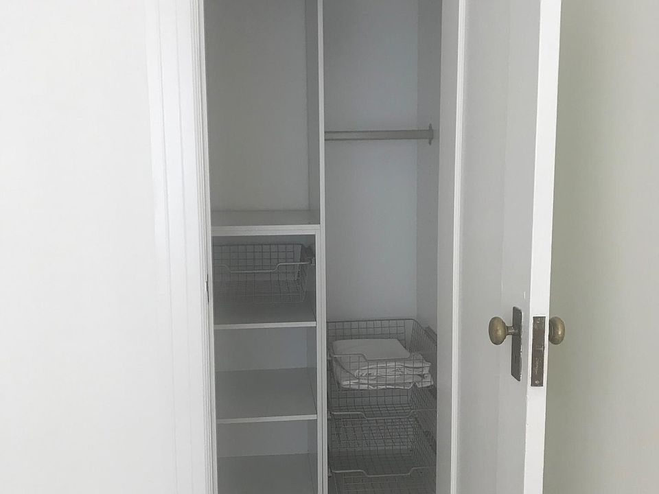 2nd Bedroom Closet