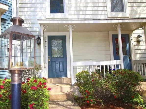 11914 Crosswind Ct, Reston, VA 20194