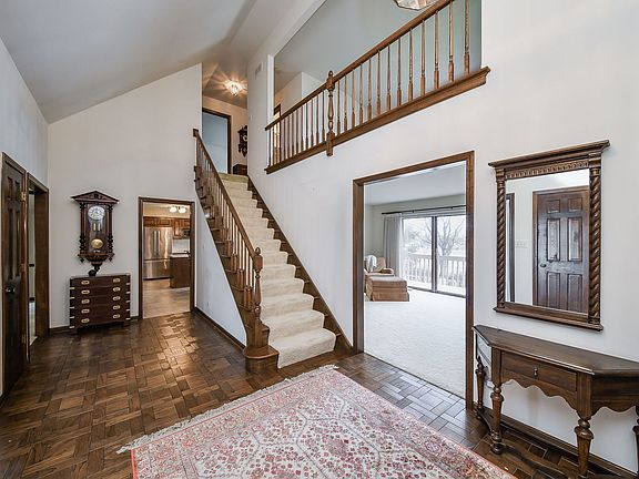 3rd image of 6225 Sleepy Hollow Ln