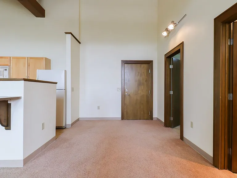 East High Apartments — Photo 109