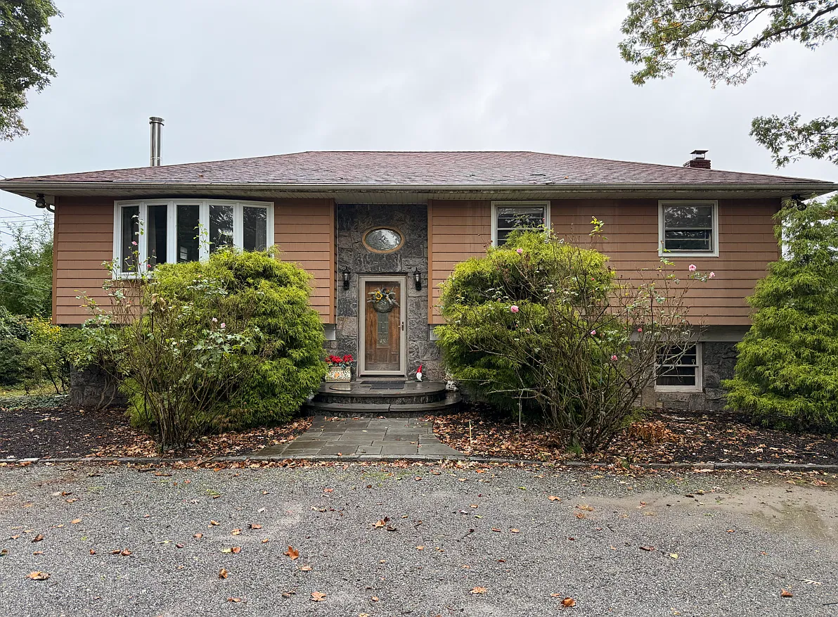 3 bed, $3,900 — Photo 1