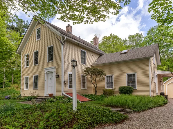 7 Orenaug Avenue, Woodbury, CT 06798