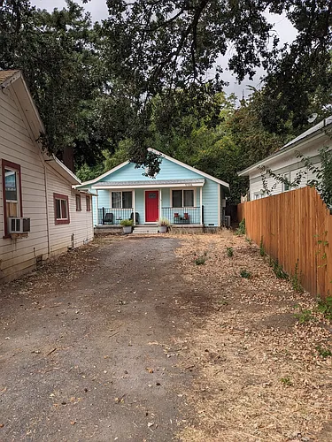 558 N School St #A Photo 1