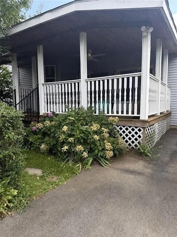 2 bed, 1.0 bath, 829 sqft, $2,800 — Photo 1