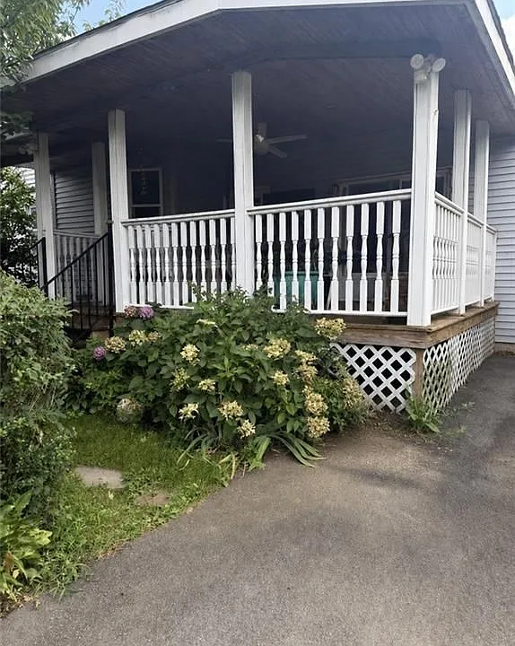 62 De Pinedo St