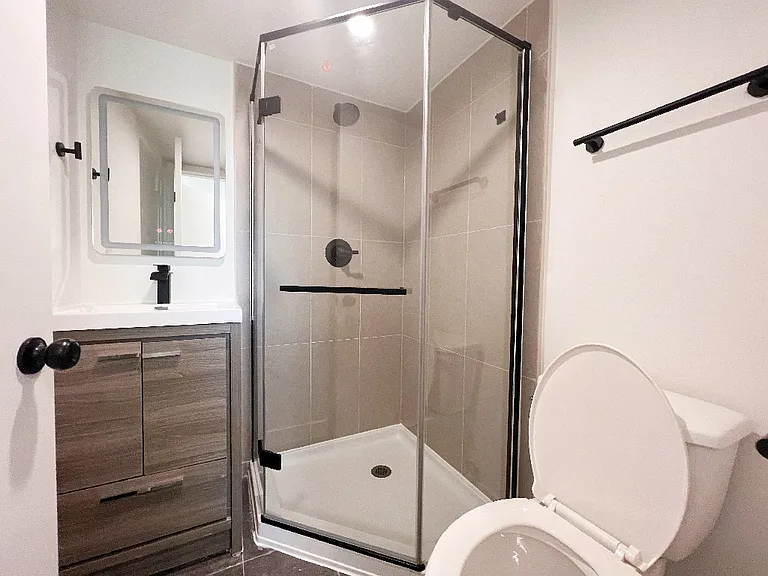 1439 W 37th Dr — Photo 41