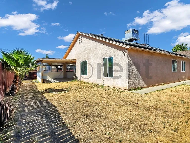 2437 N Tracy Ave — Photo 36