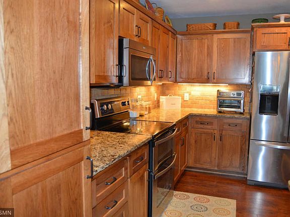 5th image of 1110 E 6th St
