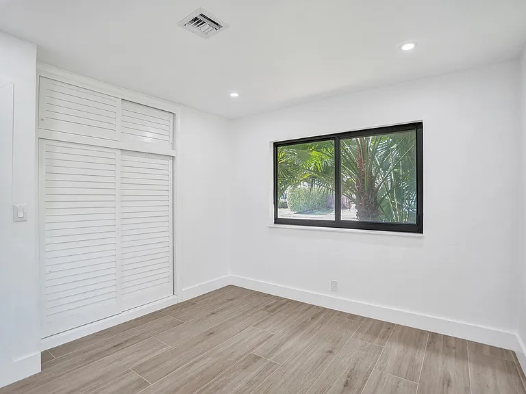 1250 SW 4th St — Photo 31