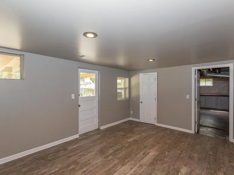 7001 NW Coronado St — Photo 36