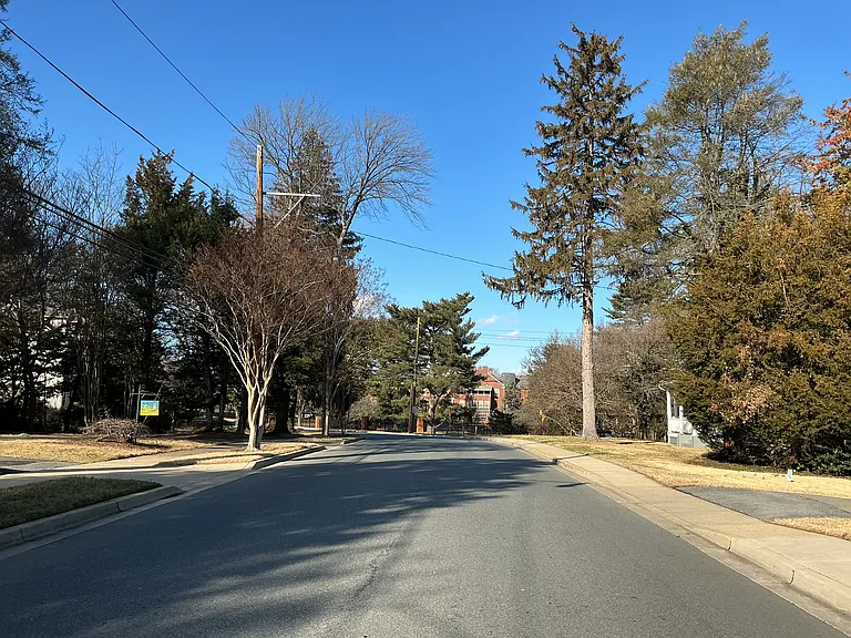 105 Russell Ave — Photo 32