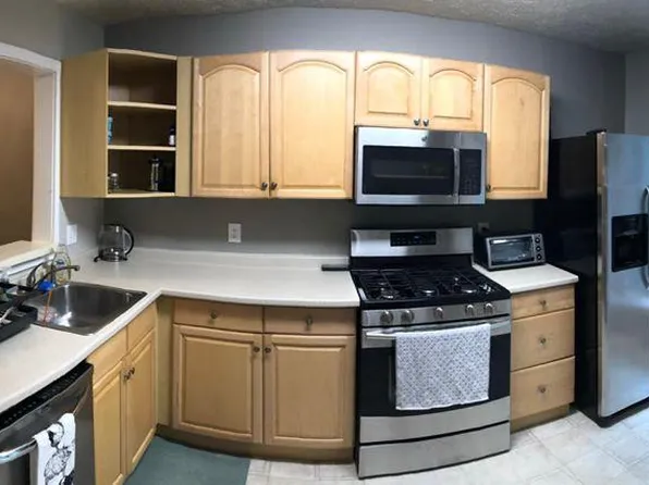 2299 Hunters Run Dr, Reston, VA 20191