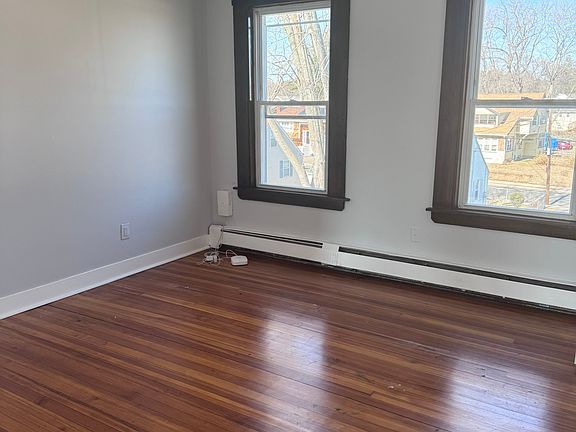 3rd image of 283 Martin Street