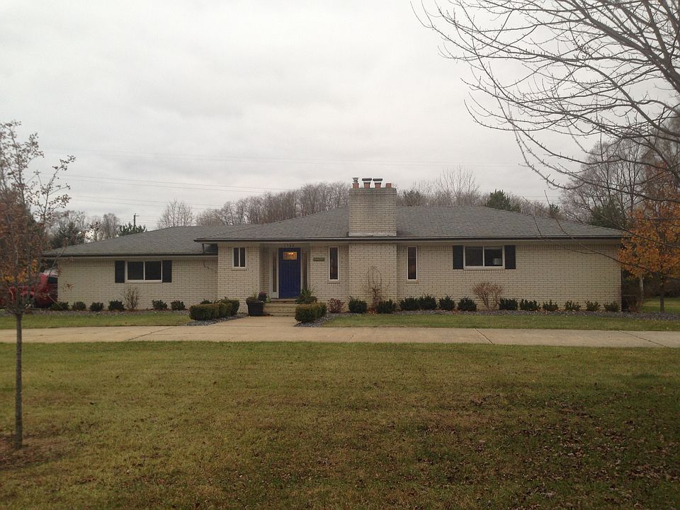 Front, View from Oneida Trl